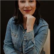 Professora de Psicologia, atuante na área de humanas